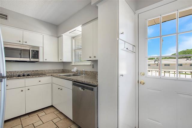 Building Photo - 5817 Sandhurst Ln
