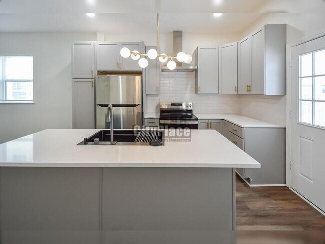 Building Photo - 2625 Guilford Ave