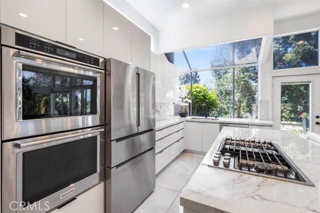 Building Photo - 22721 Las Brisas Cir