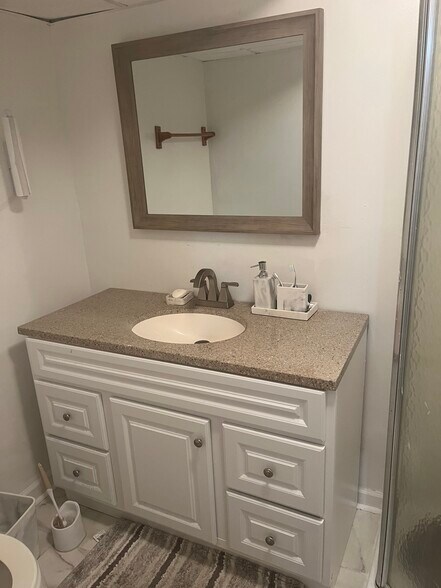 Building Photo - 10112 Goose Pond Ct