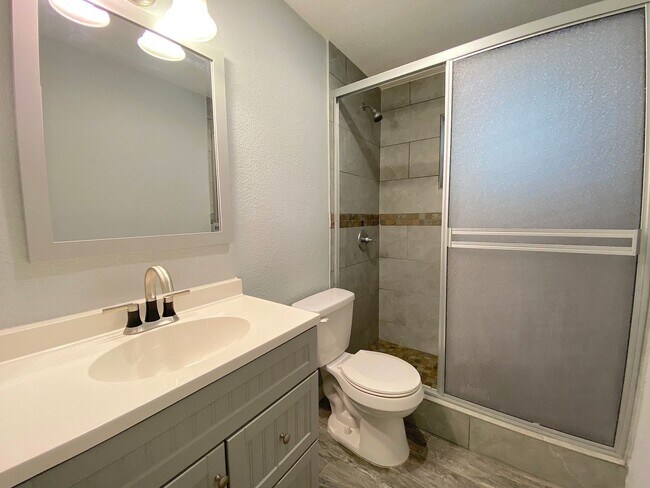 Building Photo - Central El Paso 2 bed Refrig A/C -ALL UTIL...