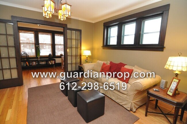 Building Photo - Merriam Park Condo Available November, Mai...