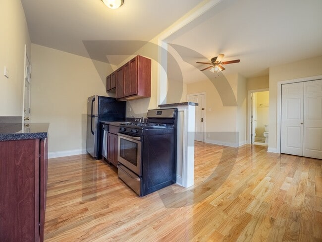 Building Photo - 2844 N Orchard St