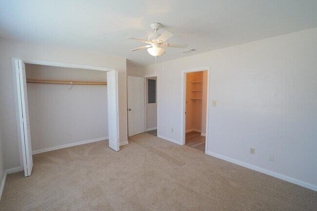 Building Photo - 3178 N Ridge Rd