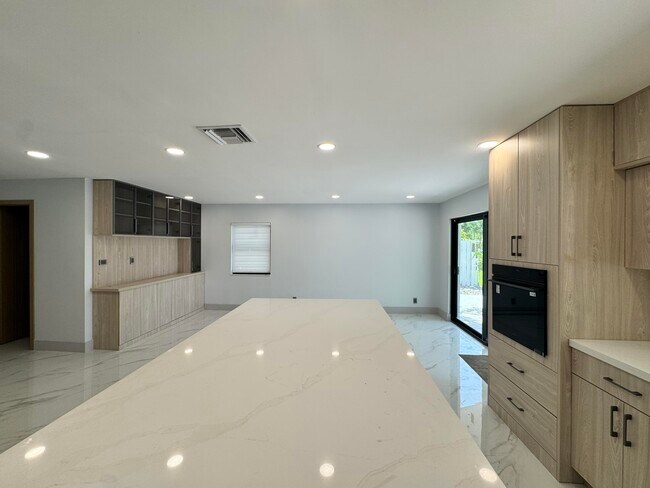 Building Photo - 10225 SW 53rd St