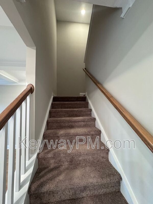 Building Photo - 521 Yuma Ln