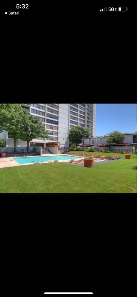 Building Photo - 410 W 7th St