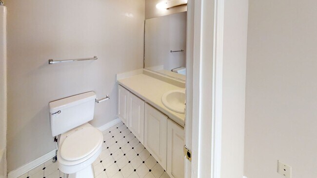 Building Photo - Princeton 1081-1083