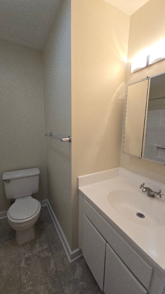 Building Photo - 657 W California Ave