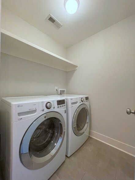 Laundry Room - 5410A California Ave