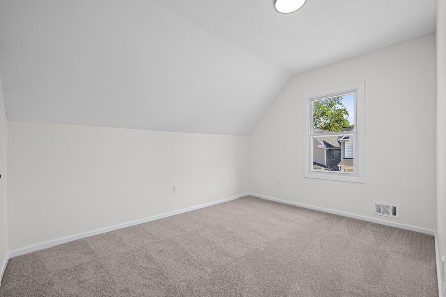 Building Photo - 12028 Wade Park Ave