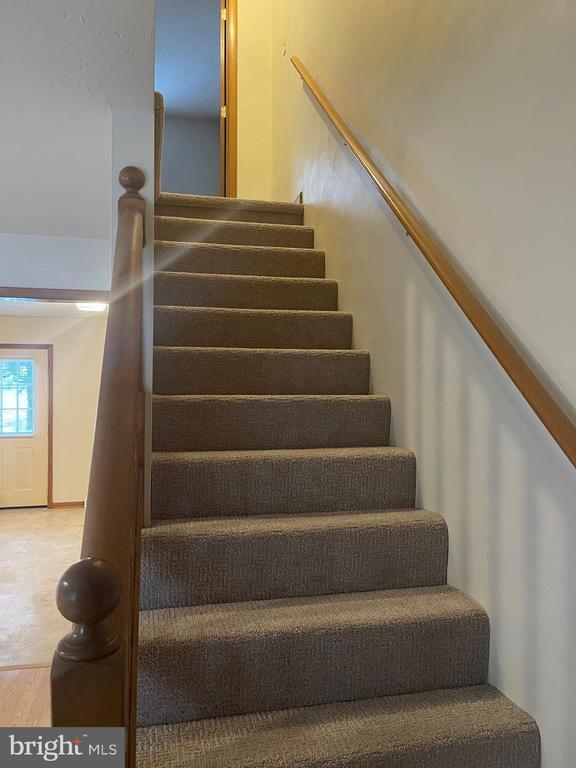 Building Photo - 14 Colonial Dr