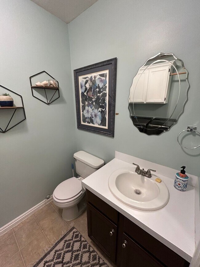 Building Photo - 4 Bed 2.5 Bath Home in Spanish Fork For Rent