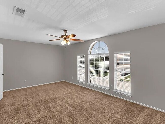 Building Photo - 4729 Woodhaven Ln, Haltom City, TX 76137