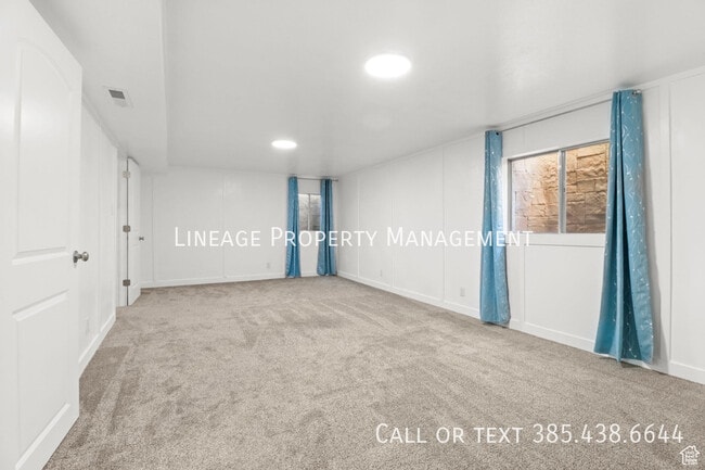 Building Photo - 4487 St Andrews Dr