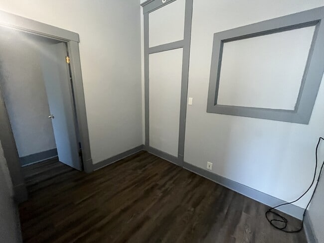 Building Photo - 212 N 8th St