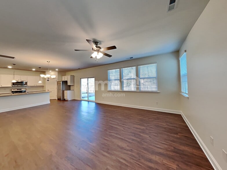 Building Photo - 7027 Garrett Ct