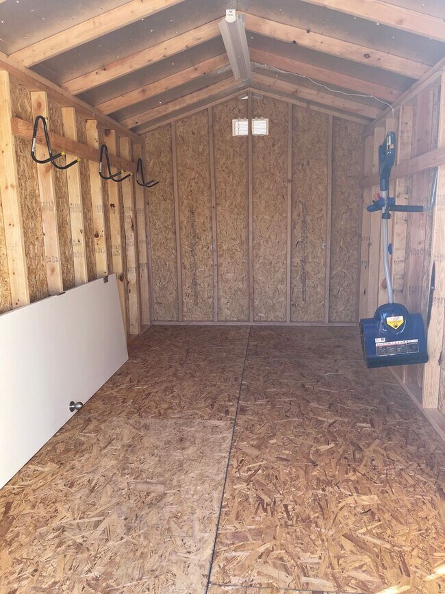 Building Photo - Beautifully updated Mobile Home in Carson ...