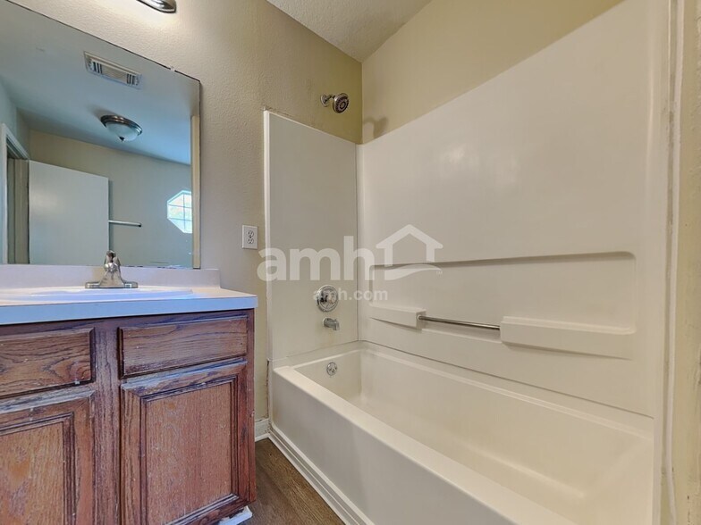 Building Photo - 11814 E Galwan Cir