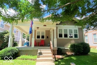 Building Photo - 1720 Yandes St