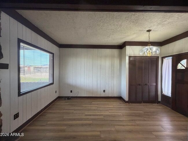 Building Photo - 1328 E Maddock Rd