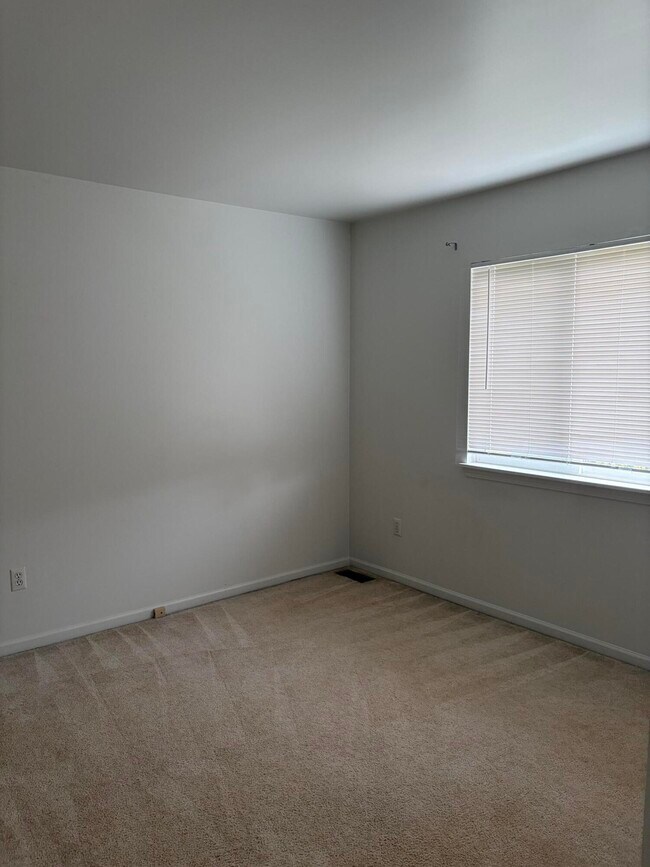 Building Photo - 4171 Inglewood Dr
