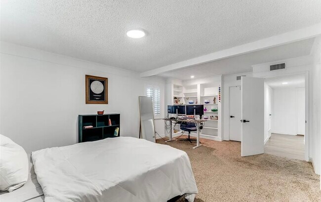 Building Photo - 4765 Monterrey Ave