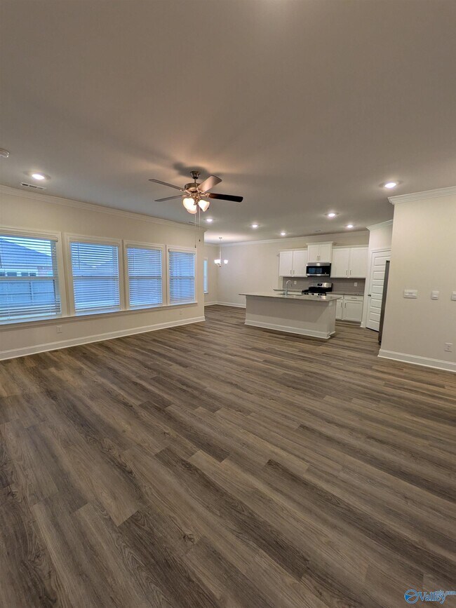 Building Photo - 336 Jackson Pt Cir