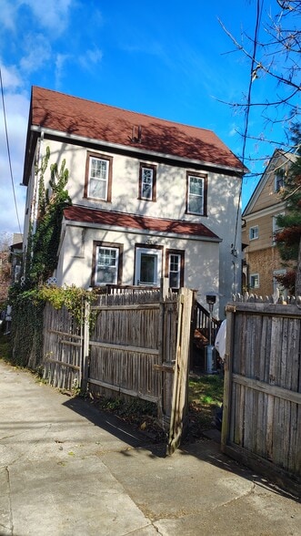 Building Photo - 4 Edmarth Pl