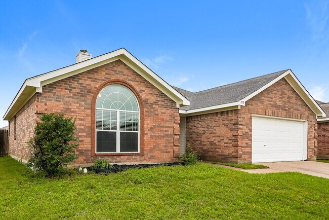 Building Photo - 7110 Myna Dr