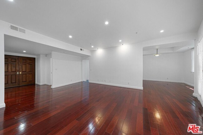 Building Photo - 235 S Gale Dr