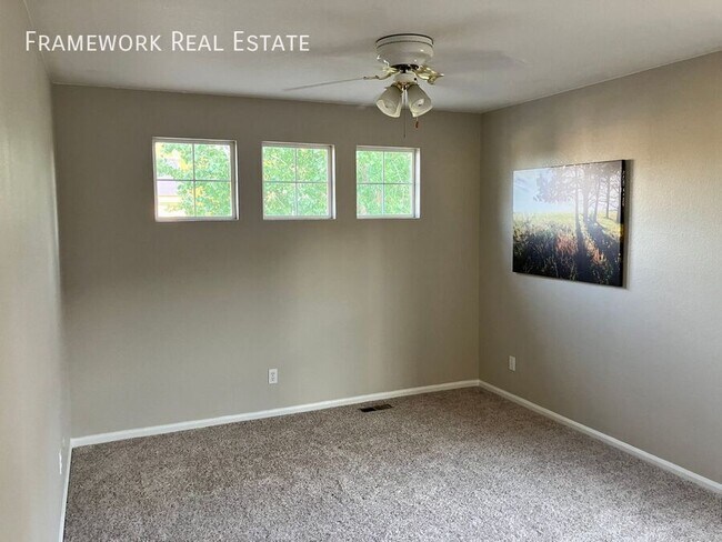 Building Photo - 13371 Pearl Cir