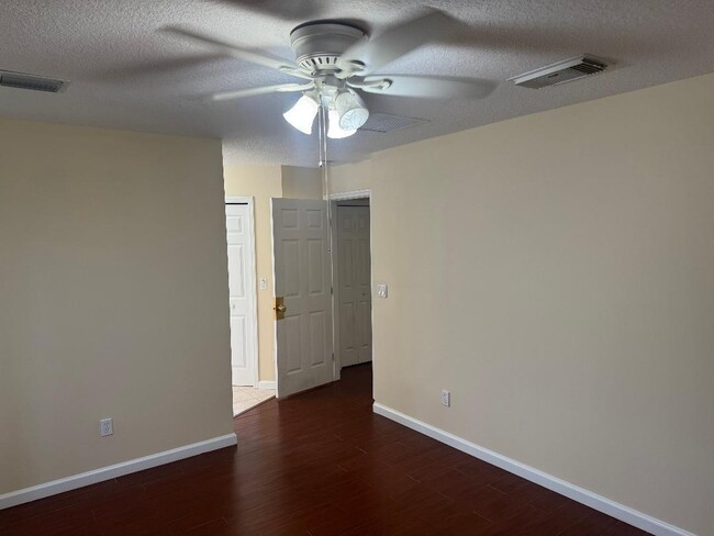 Building Photo - 2461 SW Webster Ln