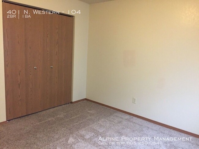Building Photo - 401 N Western Ave