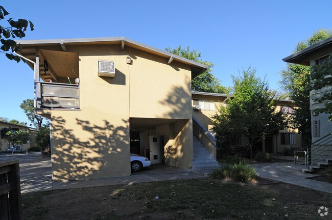 Building Photo - Camara Circle