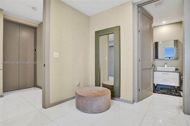 Building Photo - 1100 Biscayne Blvd