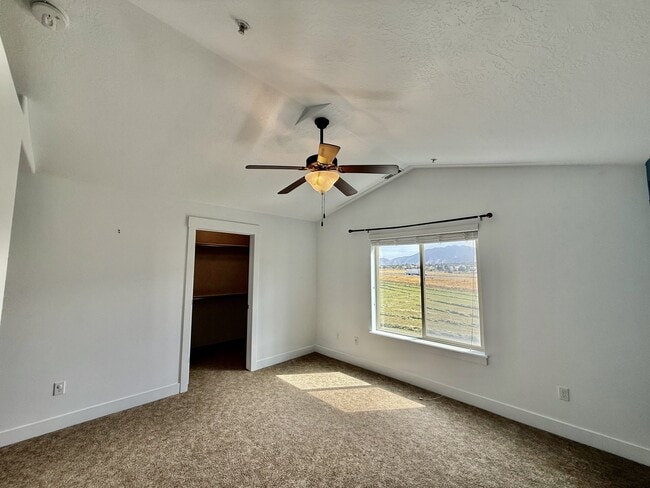 Building Photo - 1045 S 1700 W
