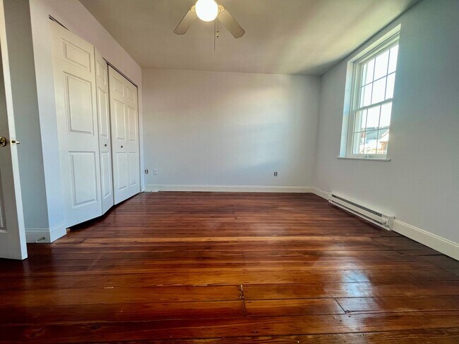 Building Photo - 713 S 2nd St