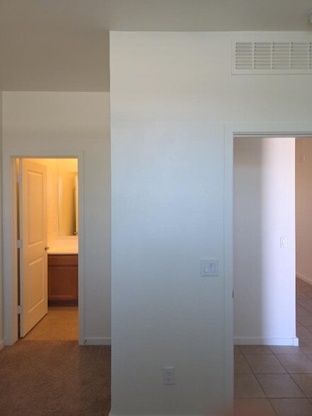 Building Photo - 18085 W Elm St