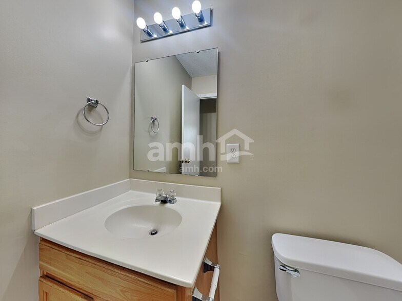 Building Photo - 155 Camforth Dr