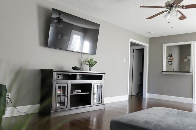 Building Photo - 11307 Canyon Trail Dr