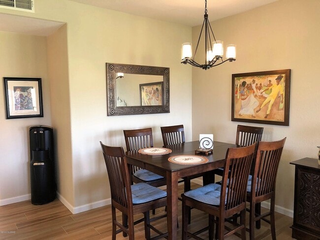 Building Photo - 6655 N Canyon Crest Dr