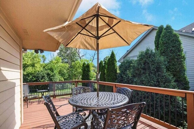 Building Photo - W162N5492 Westwind Dr