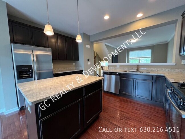 Building Photo - 2522 Dunraven Ave