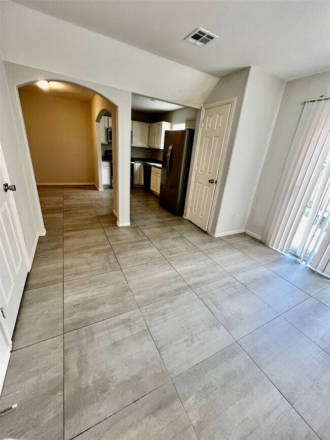 Building Photo - 12422 Sunlit Wood Way