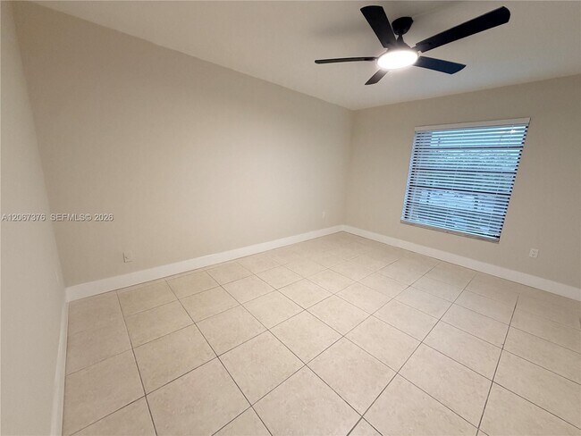Building Photo - 5900 SW 127th Ave