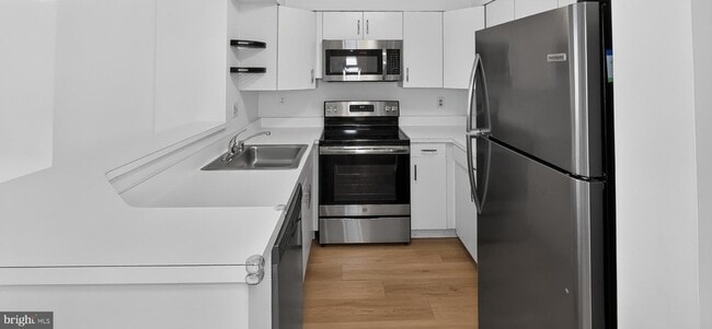 Building Photo - 1230 23rd St NW