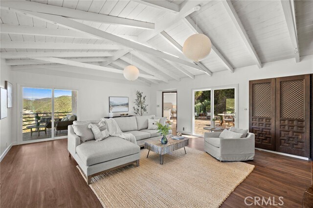 Building Photo - 696 Mystic View