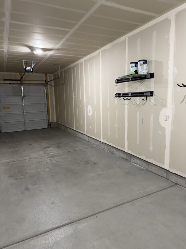 Building Photo - 11422 S Lake Run Rd