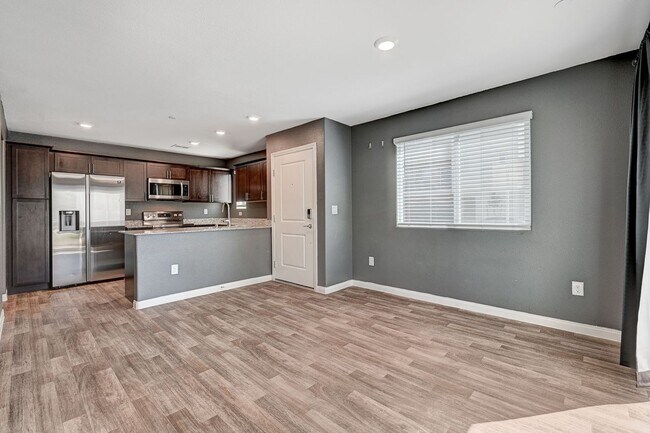 Building Photo - 2021 TOWNHOME IN GATED COMMUNITY N LAS VEGAS
